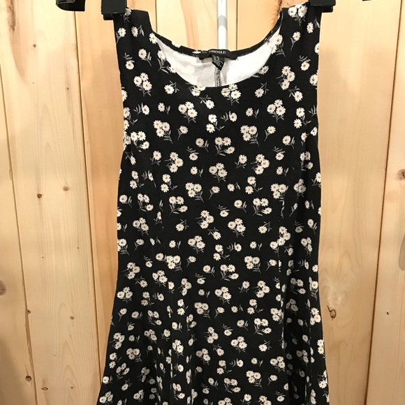 Forever 21 daisy dress - Picture 1 of 2